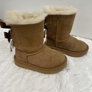 Toddler Girls UGG Bailey Bow II Boot Size 8